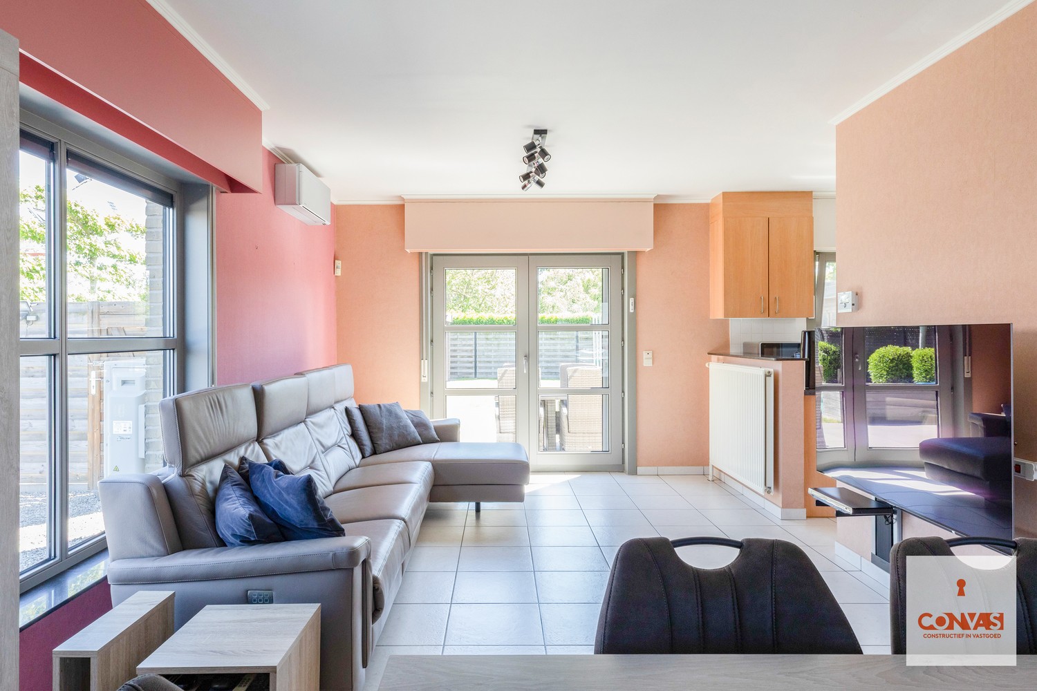 Instapklare woning met zonnige tuin en zwembad - foto 4