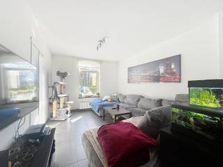 Rustig gelegen woning met 3 SLPK én Terras!Deze charmante woning is ideaal gelegen in een doodlopende straat die omringd wordt door een rustige en...