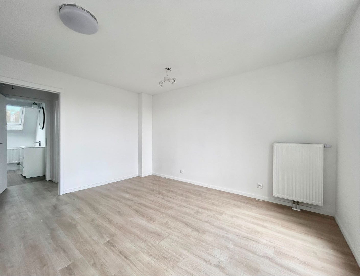 Te huur volledig gerenoveerd duplex 2-slaapkamerappartement - foto 5