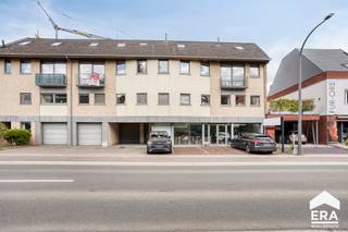 Ontdek dit ruim 2-slaapkamerappartement gelegen op enkele minuten van het centrum van Dilbeek.Het appartement is gelegen op het 2de verdiep van een...