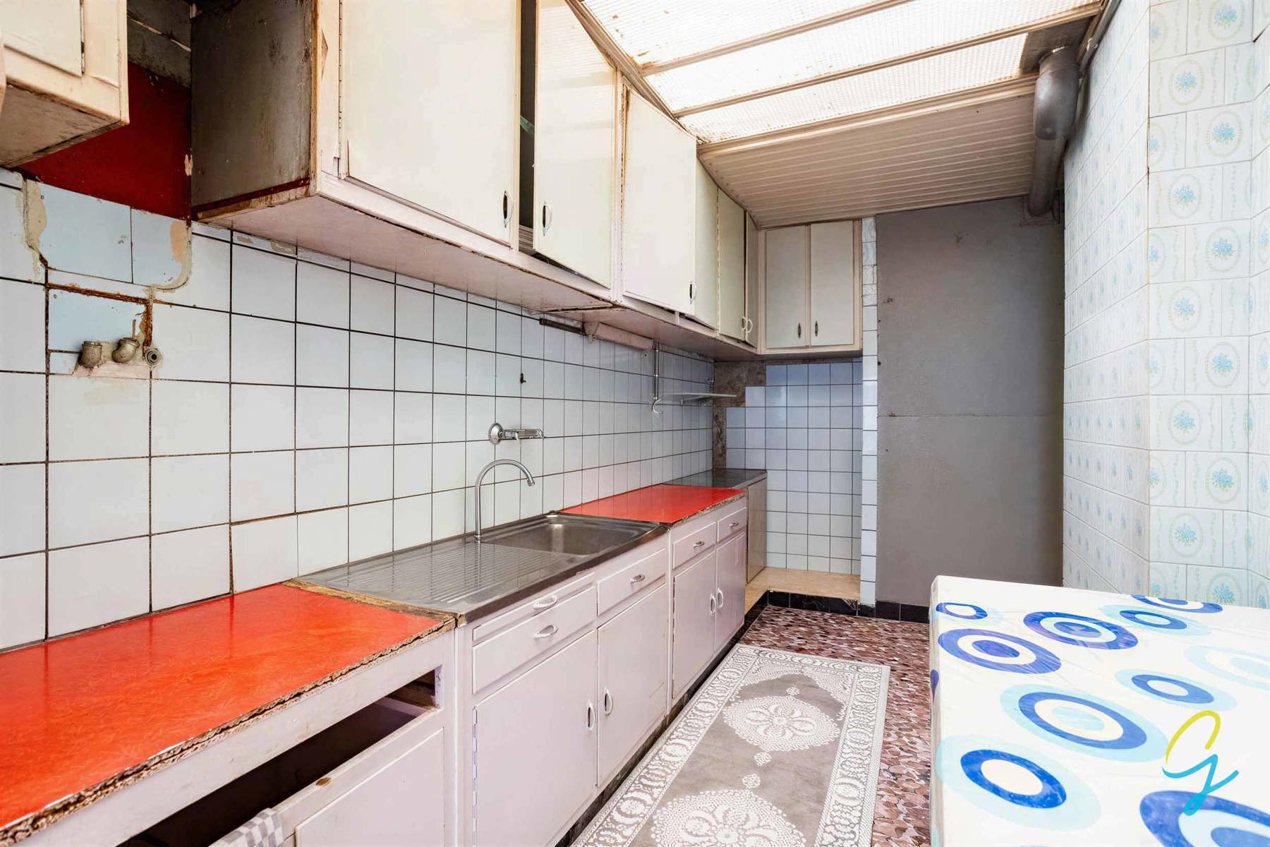 TE koop in Zele: Ruime te renoveren woning met 4 slaapkamers en garage te Zele - foto 4