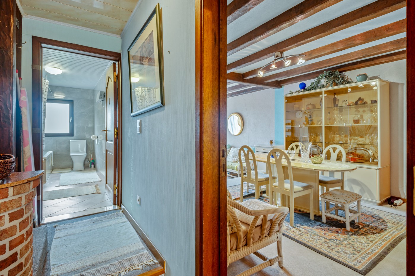Te renoveren bel-etagewoning met 3 slpk., inpandige garage en tuin - foto 3