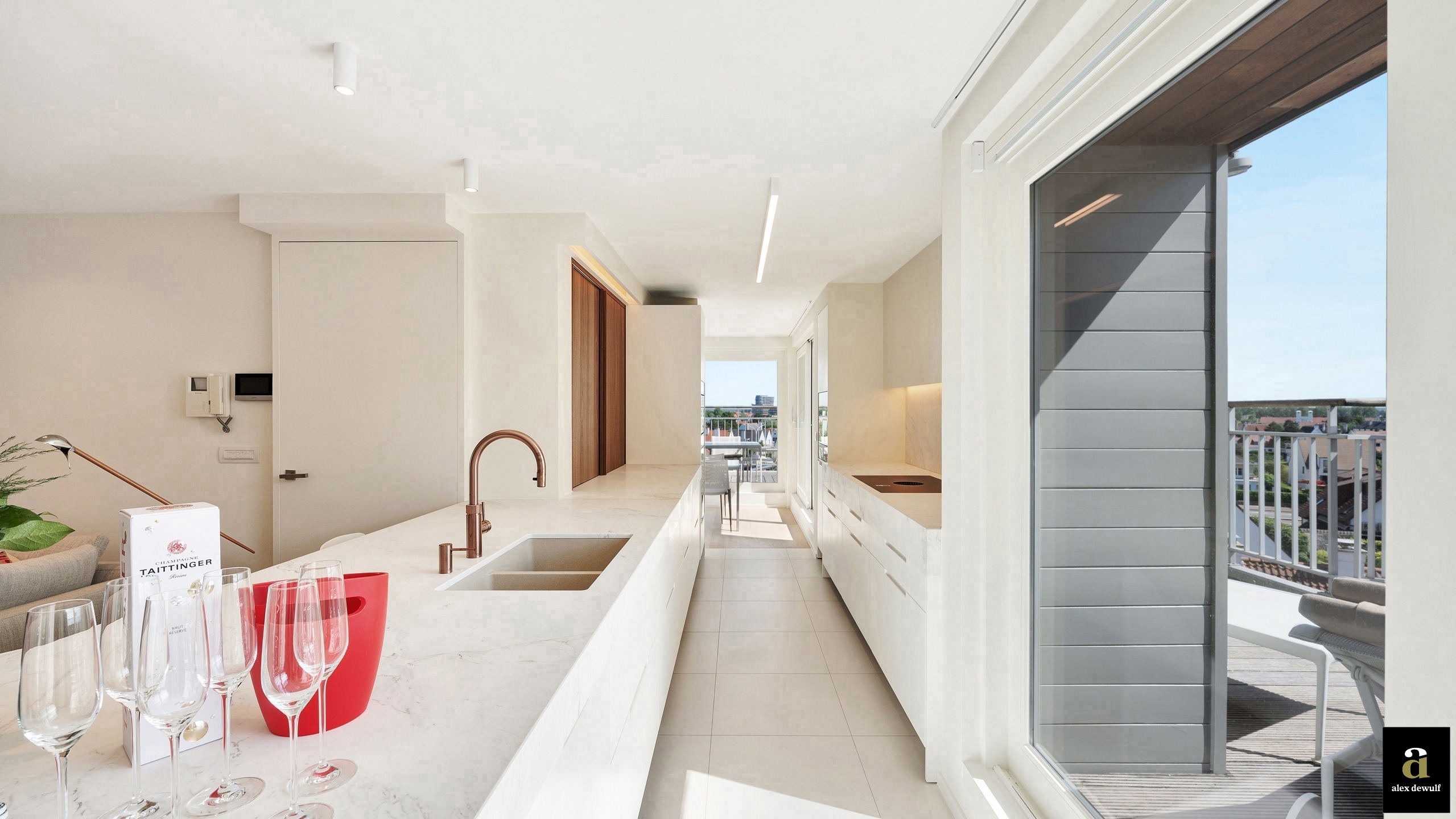 Sublieme zonnige penthouse met ruime terrassen en zijdelings zeezicht - foto 5