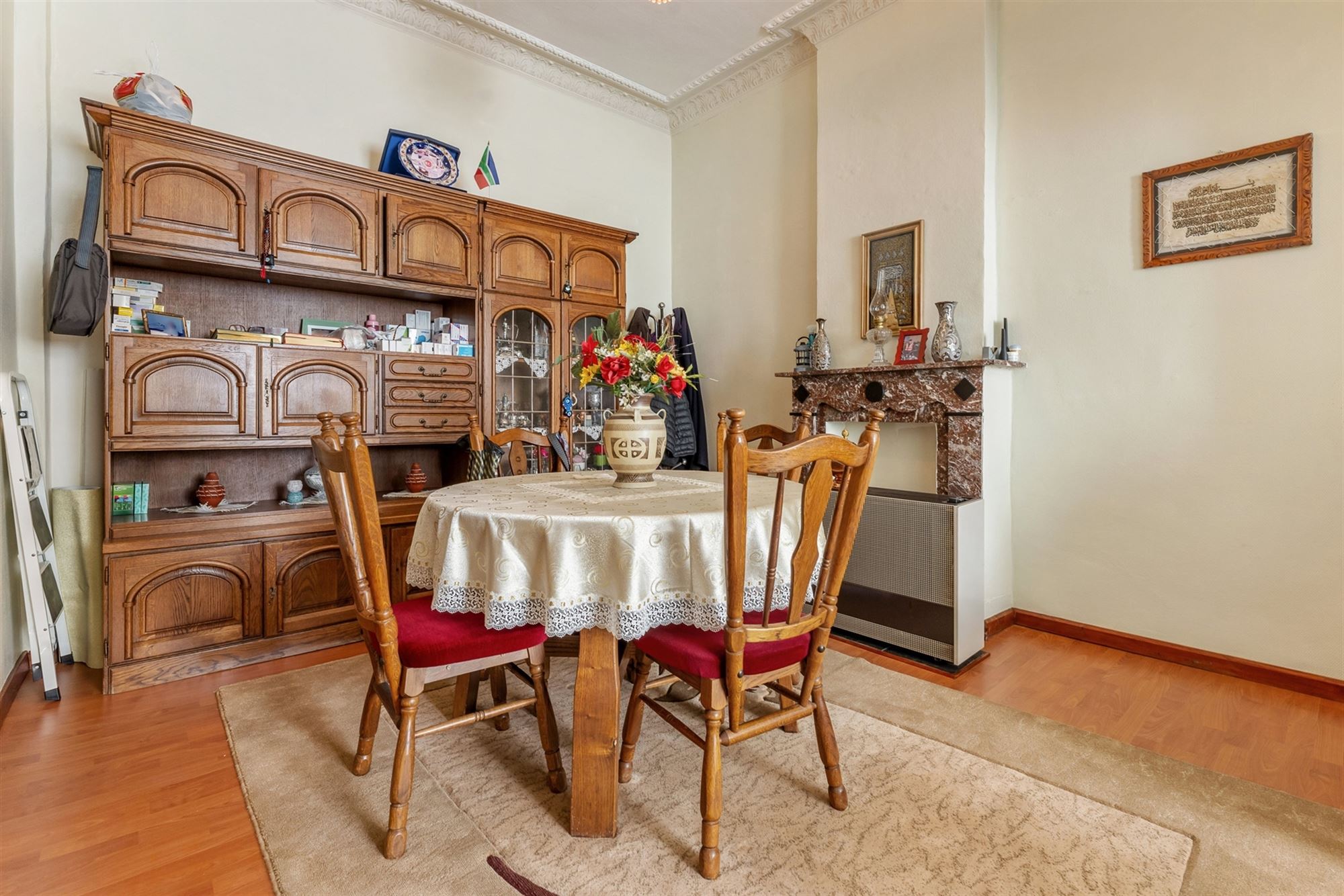 CENTRAAL GELEGEN WONING (197M²) MET 5 SLAAPKAMERS EN BUITENRUIMTE TE HASSELT CENTRUM - foto 4