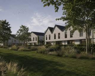 Deze energiezuinige nieuwbouwwoning bevindt zich op een centrale ligging, op wandelafstand van het centrum van Balen.<br /><br />Via de inkomhal met gastentoilet en praktische vestiaire komt u terecht in de lichtrijke leefruimte. Deze open woonomgeving omvat een gezellige zithoek, een eetplaats, een berging en een moderne open keuken. De keuken is uitgerust met inductiekookplaat, combi-oven, koelkast, vaatwasser, afzuigkap. Vanuit de keuken heeft u rechtstreeks toegang tot het ruime terras van 28,94 m². Het terras is bovendien gunstig georiënteerd naar het westen, waardoor u optimaal van de avondzon kunt genieten.<br /><br />Op de eerste verdieping geeft de nachthal toegang tot drie volwaardige slaapkamers, een comfortabele badkamer uitgerust met een inloopdouche, ligbad en dubbele wastafel, een apart toilet en een afzonderlijke berging. <br /><br />Bijkomend is er nog een praktische opbergzolder.<br /><br />De woningen zijn ontworpen met oog voor energiezuinig en duurzaam wonen. Dankzij hoogwaardige isolatiematerialen, PVC-ramen met driedubbele beglazing en de toepassing van hernieuwbare technieken geniet u van een aangenaam wooncomfort en een laag energieverbruik. Daarnaast is ook een regenwaterrecuperatiesysteem voorzien.<br /><br />Indien voldaan aan de voorwaarden kan u genieten van het verlaagd btw-tarief van 6% bij aankoop van deze nieuwbouwwoning. De geadverteerde prijs is excl. aankoopkosten (BTW en registratierechten). Inbegrepen is de afwerking zoals voorzien in het lastenboek.<br /><br />Bijzonderheden:<br />* Mogelijkheid aankoop verlaagd btw-tarief 6% i.p.v. 21%<br />* Energieneutraal<br />* Centrale ligging<br />* Regenwaterrecuperatiesysteem<br />* Gemeenschappelijke parktuin