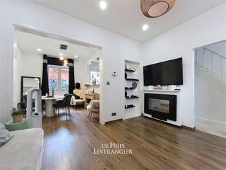 In een rustige straat in hartje Deurne ontdek je deze gerenoveerde woning, ideaal voor gezinnen die op zoek zijn naar ruimte en een centrale...