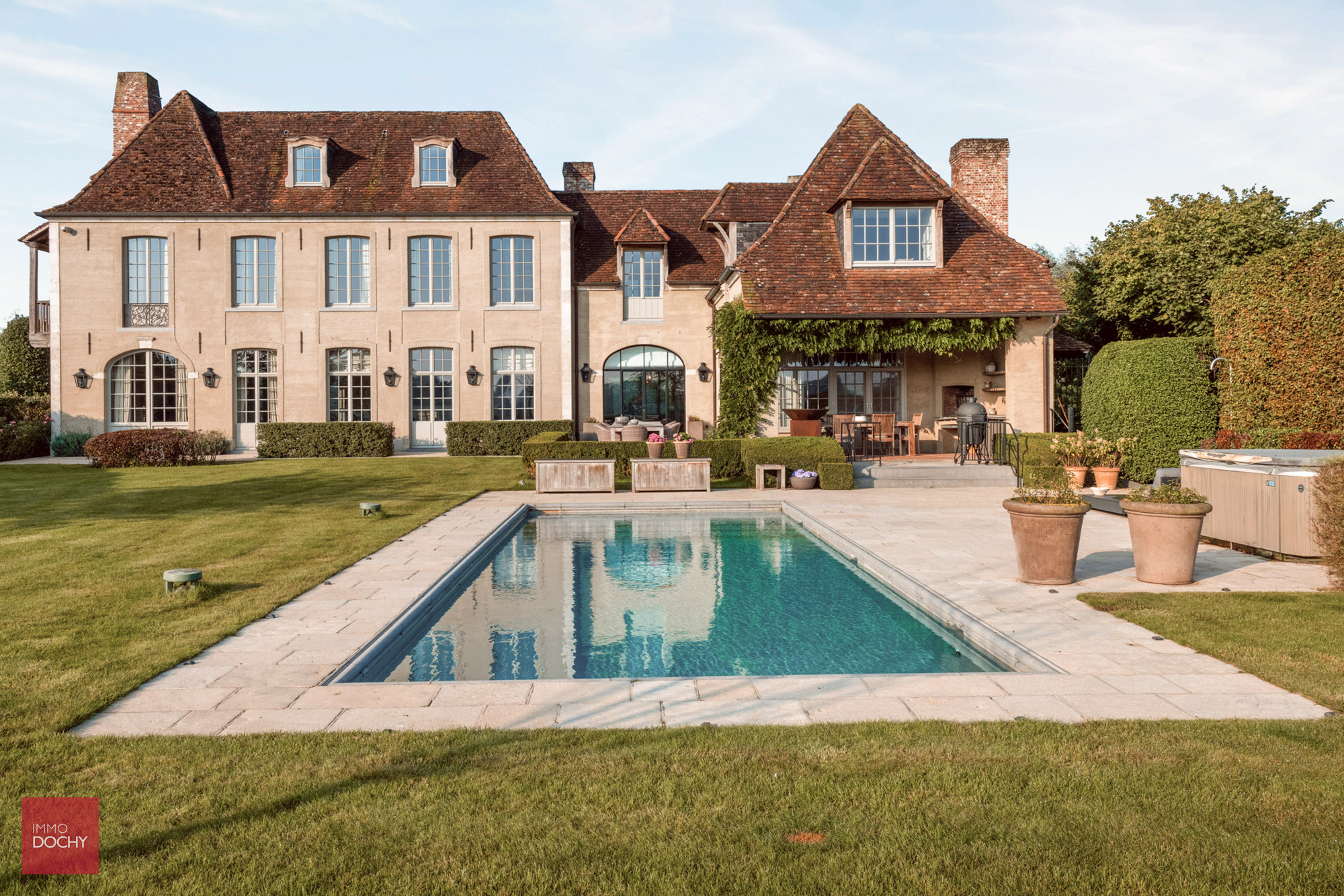 Recente luxe-villa met zwembad - foto 2