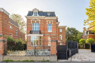 Op zoek naar een prestigieuze kantoorlocatie?Ontdek Villa Maria - Meatpack, de majestueuze eyecatcher aan de Bredabaan, pal naast Kasteel...