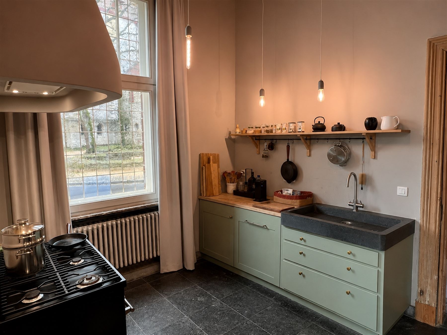 Karaktervol gerenoveerd burgerhuis met atelier - foto 3