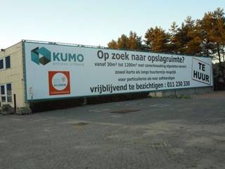 Deze ruime opslagruimte (magazijn) heeft een oppervlakte van +/- 40 m².<br />Het gaat om een overdekte en afgesloten Unit in een gebouw waar men toegang heeft via een badge.<br /><br />In de gemeenschappelijke ruimtes is er een toilet aanwezig.<br /><br />De vaste kosten van € 15,00 zijn voor onderhoud gemeenschap, gemeenschappelijk elektriciteitsverbruik, gemeenschappelijk water verbruik, onderhoud lift zonder jaarlijkse afrekening.<br /><br />De brandverzekering gebouw en de onroerende voorheffing zit reeds mee in de huurprijs.<br /><br />24/24 OPEN!!!