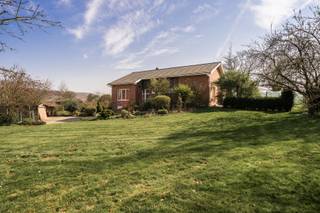 Deze woning is gelegen op een prachtige en rustige locatie in Lubbeek, op de grens met Holsbeek (Sint-Pieters-Rode) op een perceel van 26a55 ca...