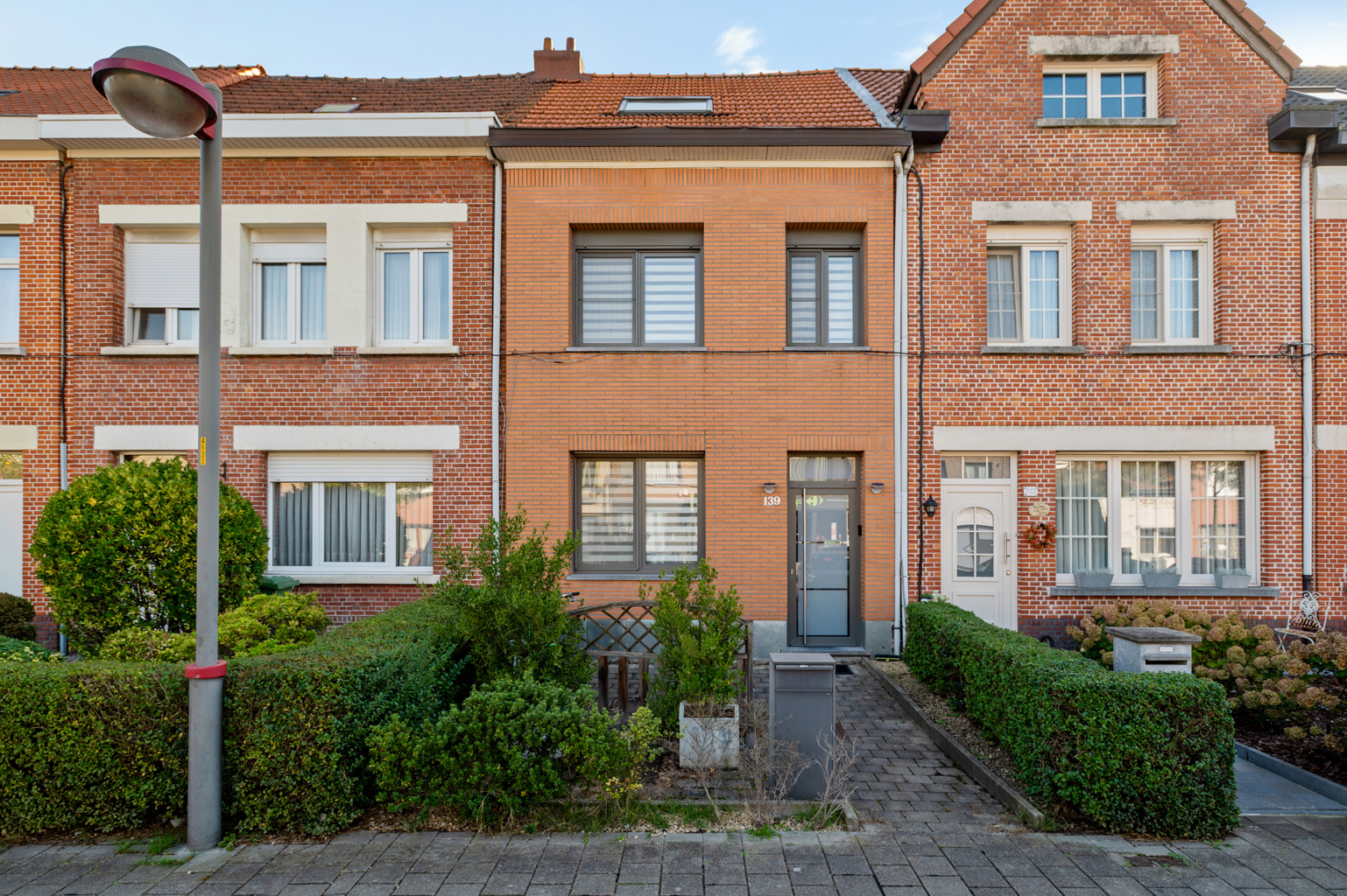 Huis te koop in Merksem met 4 slaapkamers - foto 1