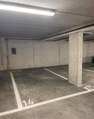 In the center of Mortsel, located on the Van Peborghlei, we offer you this underground car parking space (18m²). The parking space has an...