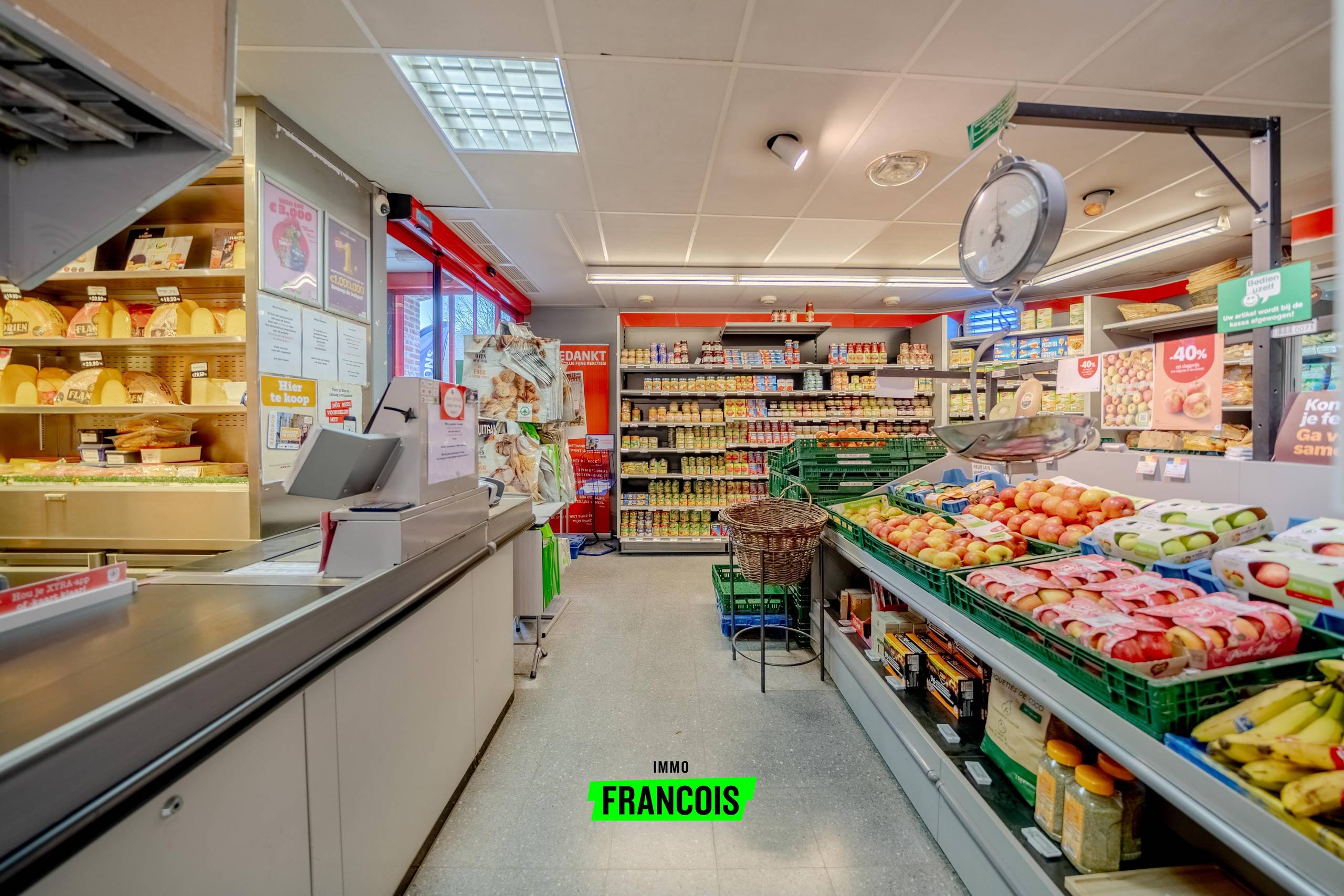 Handelspand met ruim appartement en magazijn te koop in Boezinge - foto 3
