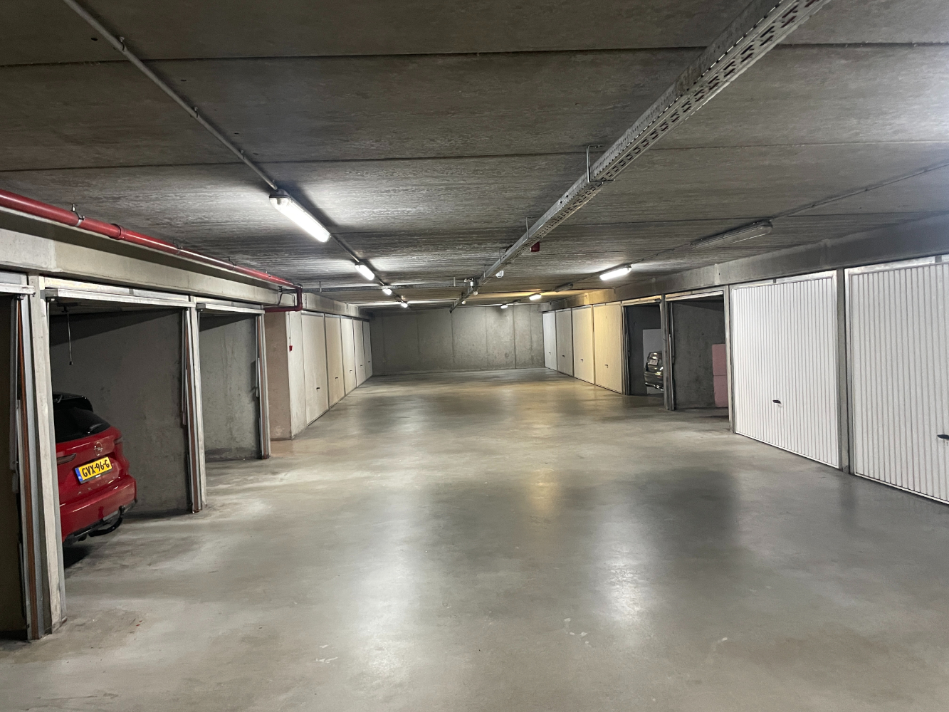 Ruime garagebox in centrum Oostende - photo 3