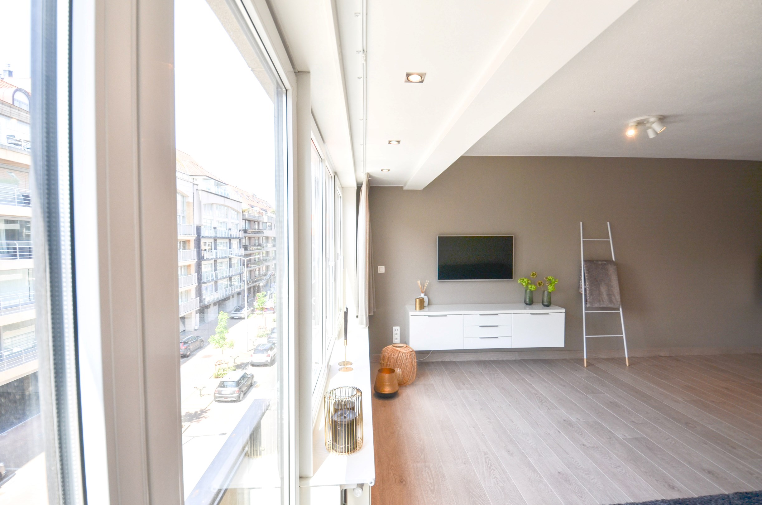 Instapklaar lichtrijk appartement met een gevelbreedte van ongeveer vijf meter. - foto 5