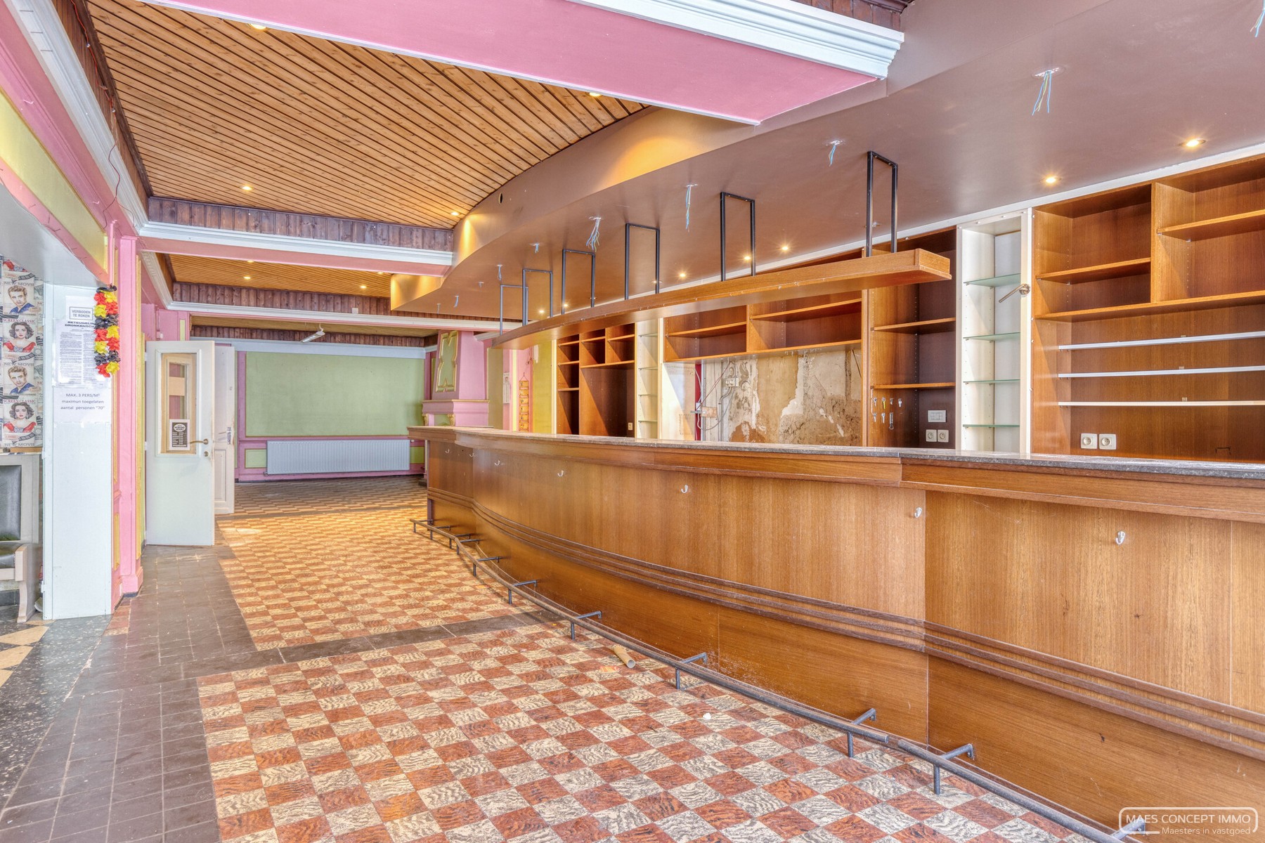 Te koop projectgrond/te renoveren pand in centrum Izegem - photo 3
