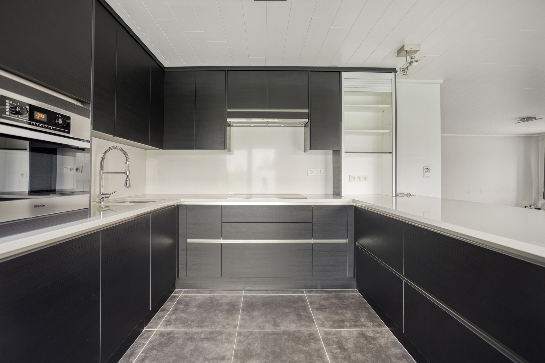 Ruim en fris appartement met 2 slaapkamers te Landen - foto 4