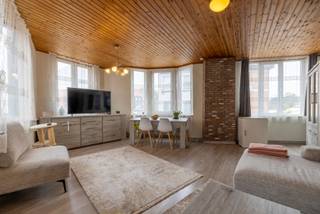 À VENDRE À GANDCet appartement situé au centre-ville se trouve à quelques minutes à vélo du centre de Gand, à proximité des transports en commun, des...