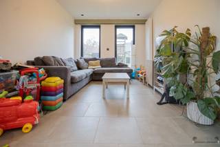 Maison de plain-pied avec min. 3 chambres à coucher et espace commercial sur 563 m² à Pulderbos. Cette maison de plain-pied étonnamment spacieuse...