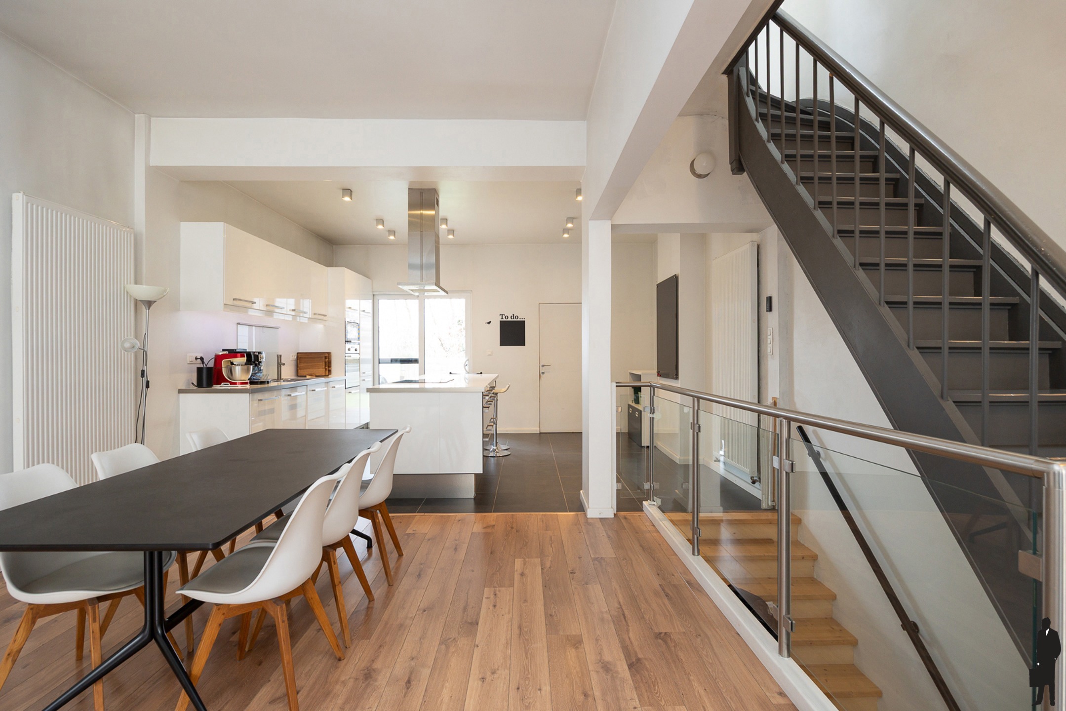 Ruime bel-étagewoning met 3 staanplaatsen en terras - foto 4