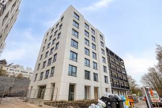 APP. MET 3 SLKS, 2 BADKS + TERRAS VAN RUIM 30M²In Sint-Lambrechts-Woluwe treffen wij deze knappe residentie aan gelegen in de Neerveldstraat. In de...