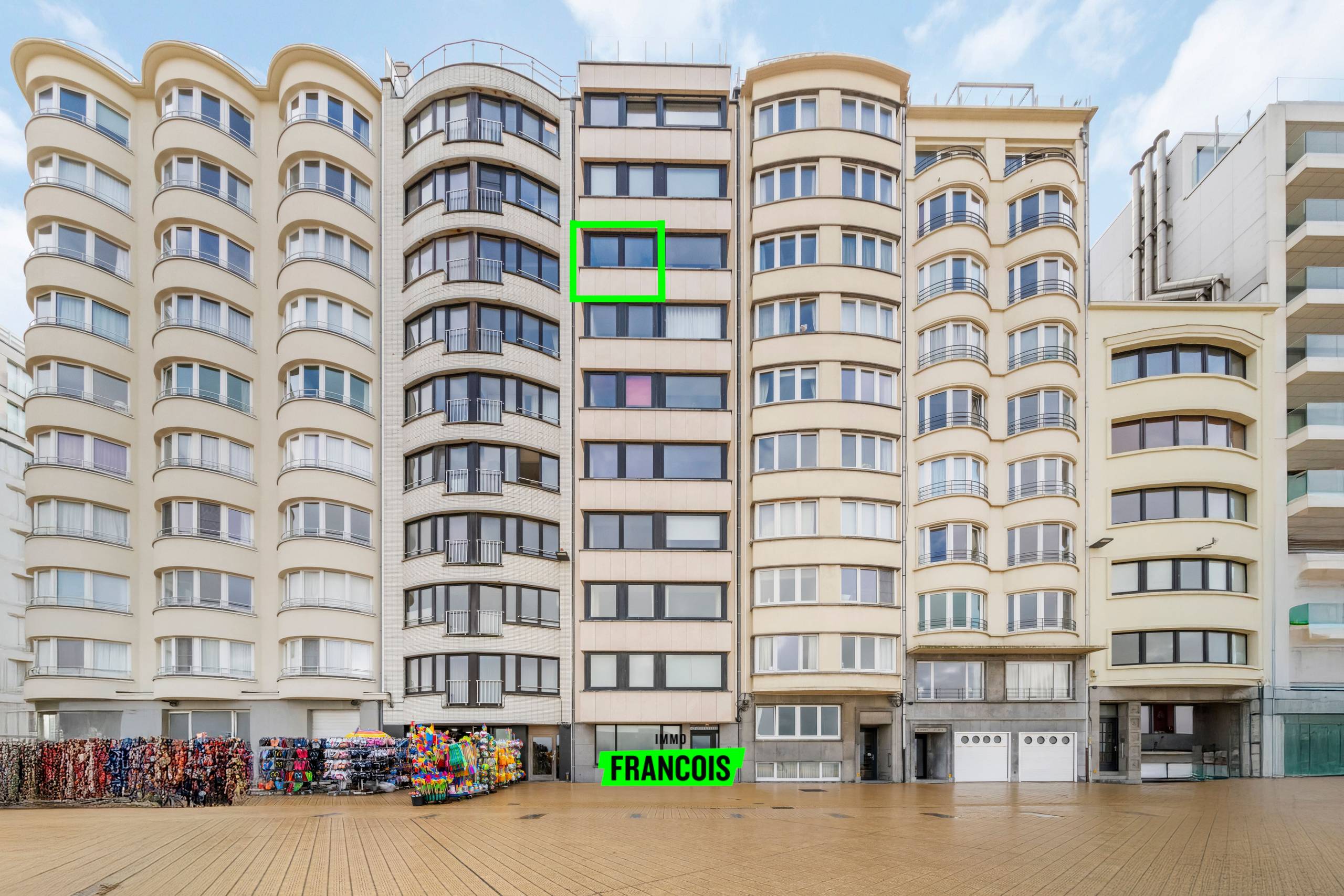 Luxueus gerenoveerd appartement met frontaal zeezicht op de Albert I Promenade te Oostende. - foto 1