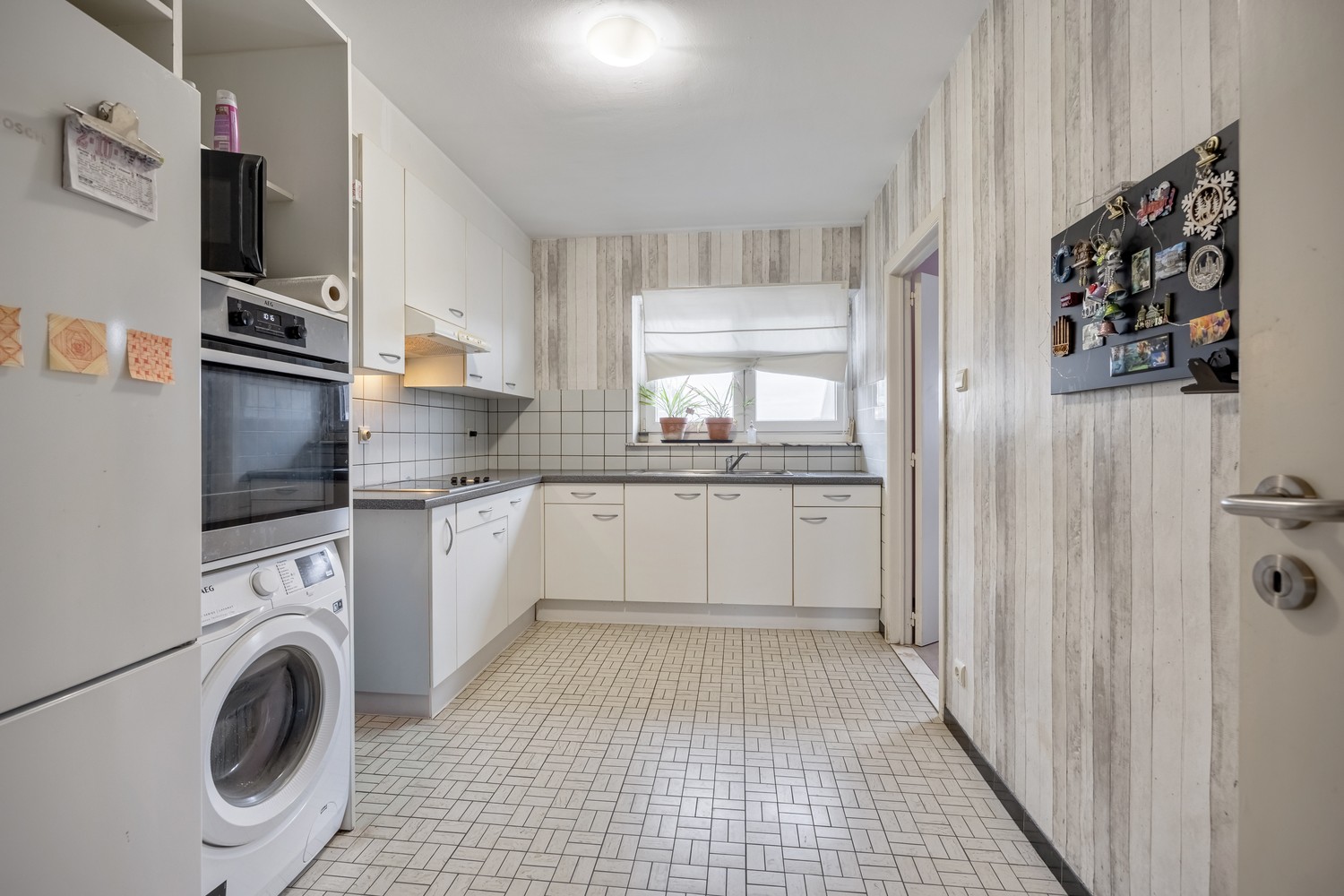 Ruim appartement op top locatie met 3 slaapkamers en terras vlak bij Hasselt centrum. - foto 2