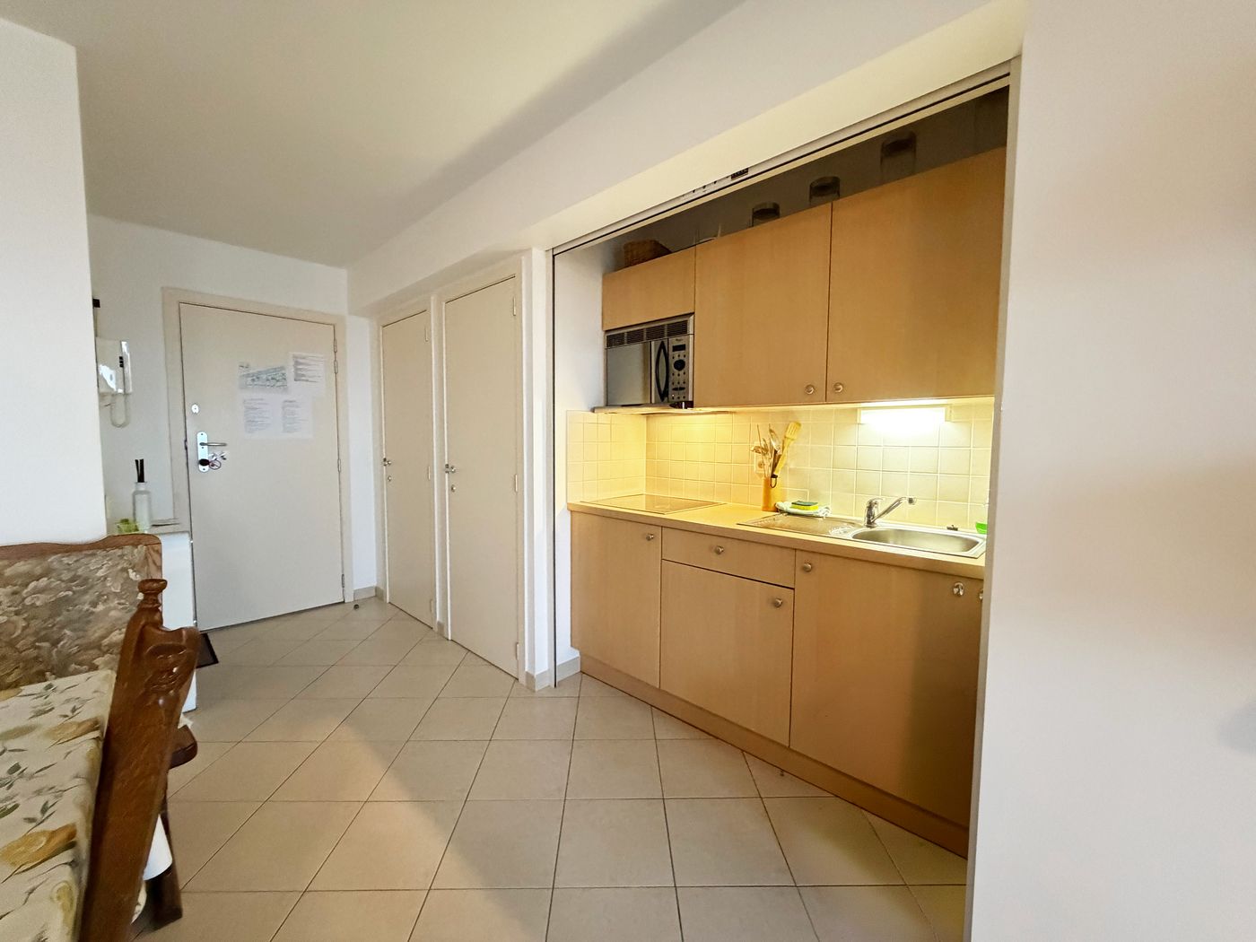 Gemeubeld 1-slaapkamer appartement met 2 terrassen op de Zeedijk van Blankenberge - foto 3