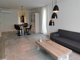 Welkom in deze volledig gerenoveerde en perfect afgewerkte woning, waar comfort, stijl en energiezuinig wonen hand in hand gaan. Dit is een échte...