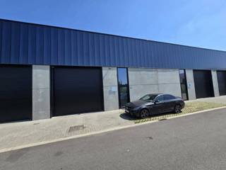 Unité de PME nouvellement construite à louer ! L'unité a une superficie de 182m² et est située dans le KMO Business Park Bornem, à proximité de...