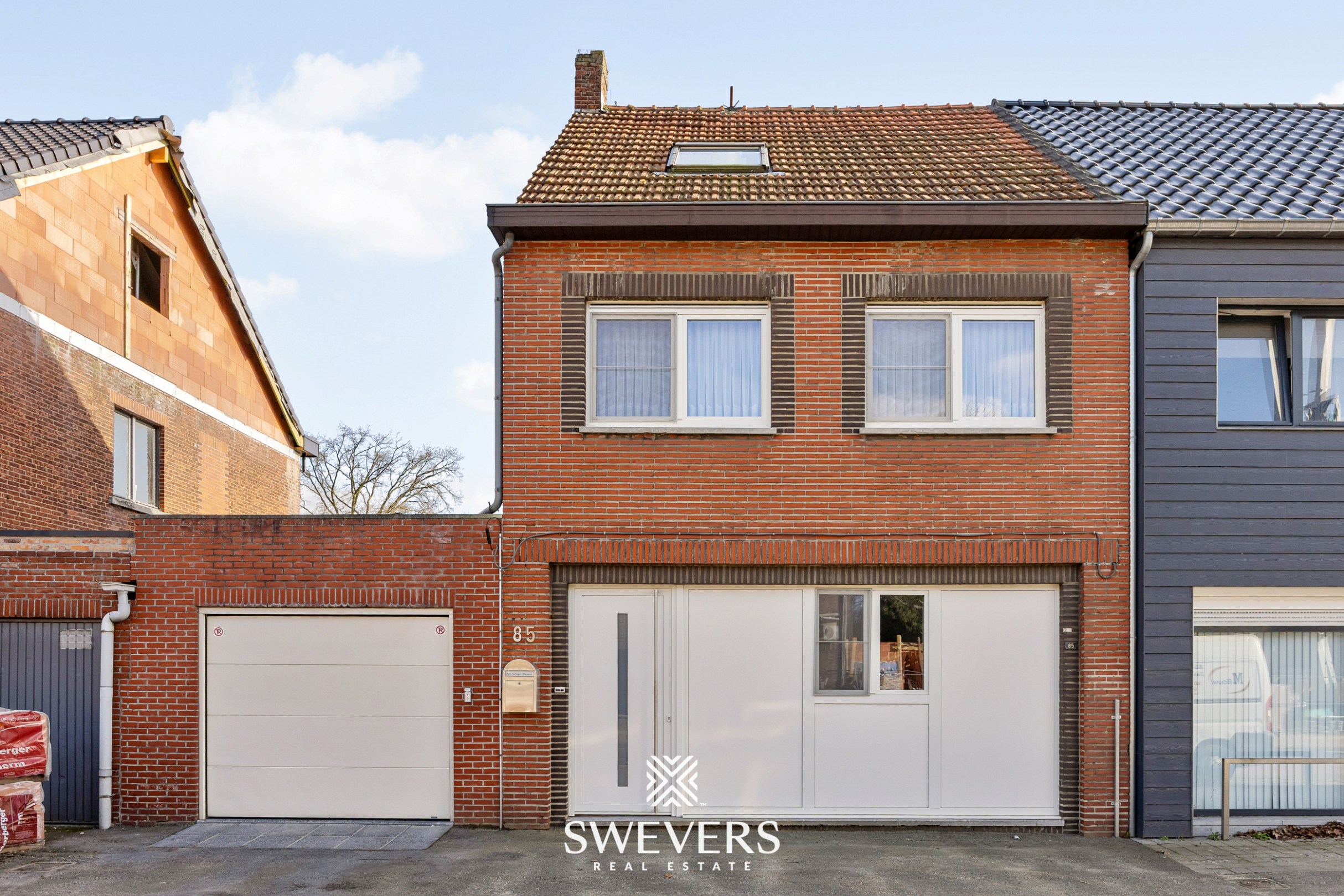 Gezinswoning met bureau, vier slaapkamers en zonnige tuin - foto 1