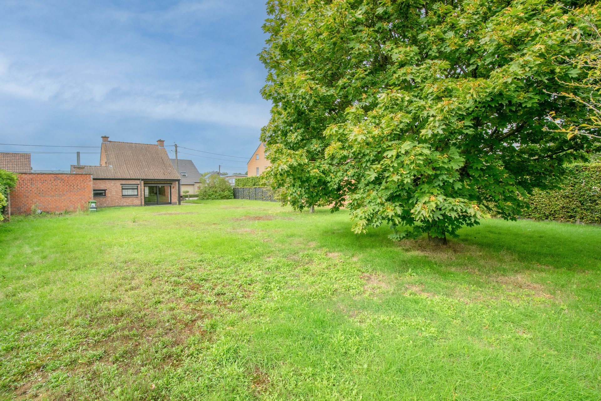 Te renoveren open bebouwing / bouwgrond op een mooi perceel van 930m² - foto 4