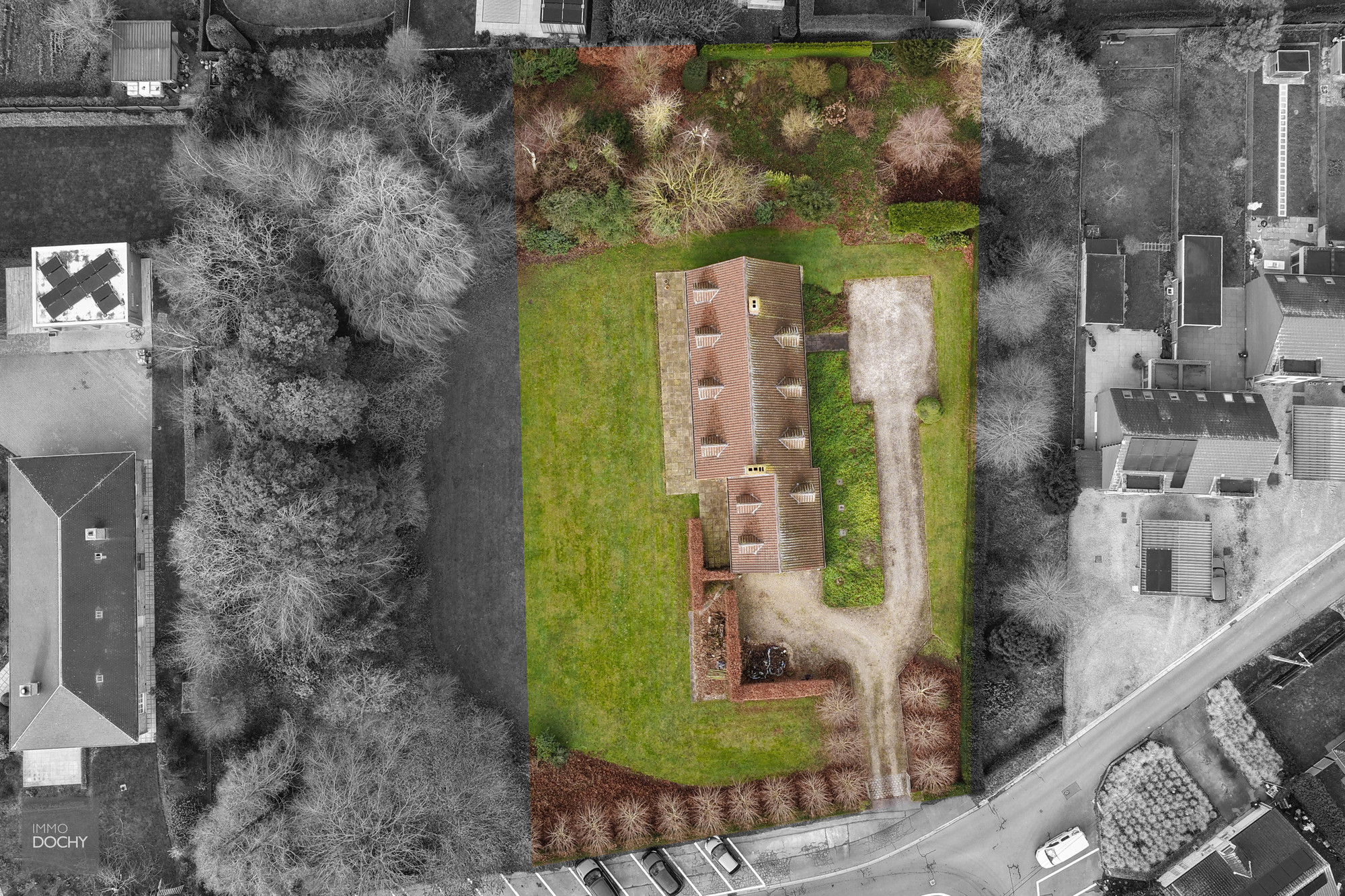 Ruime te renoveren villa op ca. 2.800m² - photo 4