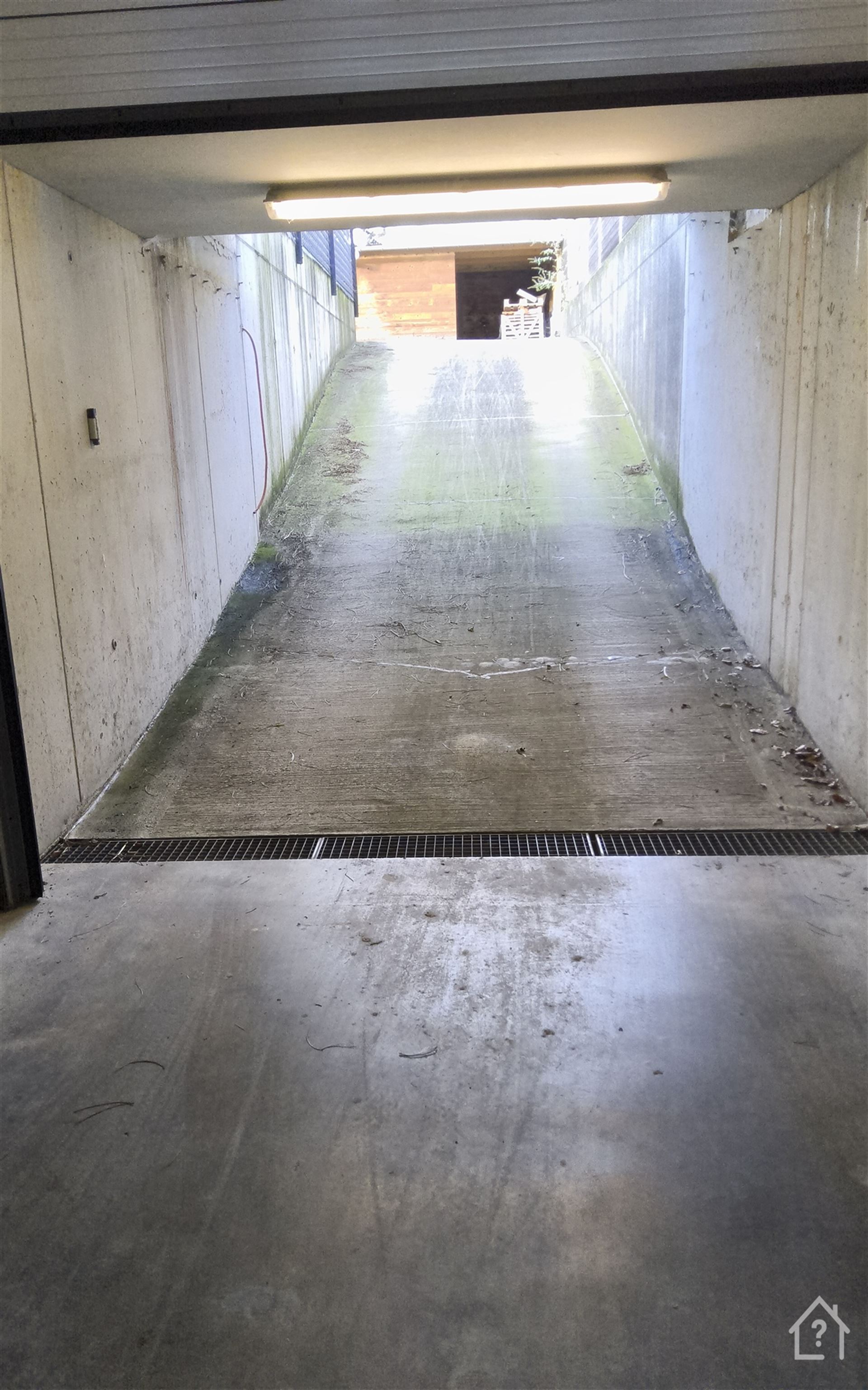 large underground car park with adjoining storage room - photo 5