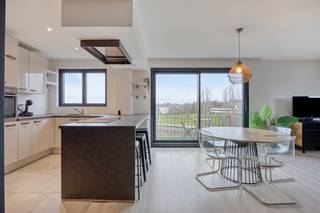 immo DAVID stelt voor: perfect instapklaar 3-slaapkamerappartement.Ontdek samen met ons dit gerenoveerde en instapklare, ruime (116 m²) en lichtrijke...