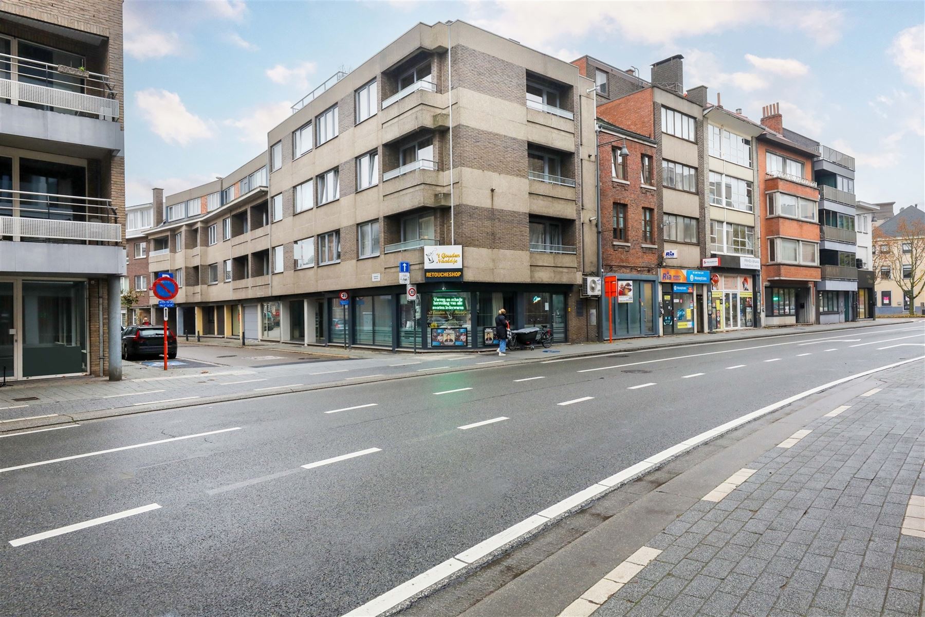 Twee ondergrondse autostaanplaatsen in het centrum van Hasselt - foto 1