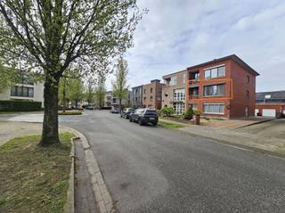 Gerenoveerd appartement met 2 slpks en terrasDit instapklaar gerenoveerd appartement bevindt zich op de eerste verdieping van een kleinschalig gebouw...