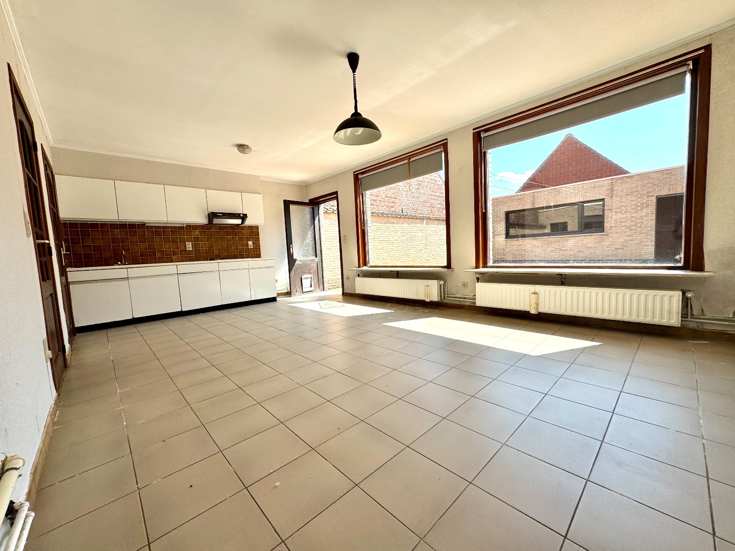 TE RENOVEREN WONING MET 3 SLPKS, GARAGE EN TERRAS - foto 4