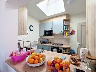<p><strong>Te huur: verzorgd appartement in een residentiële buurt van Vilvoorde, op Joost van Den Vondelstraat 4.</strong></p><p>Dit energiezuinige appartement (EPC-label B) beschikt over twee slaapkamers, een praktisch terras, een volledig ingebouwde keuken en een private kelder. Gelegen in een rustige woonomgeving, met alle voorzieningen binnen handbereik.</p><p><br /></p><p><strong>Belangrijkste ruimtes:</strong></p><ul><li>Inkomhal</li><li>Living met toegang tot het terras</li><li>Volledig ingebouwde keuken</li><li>Twee slaapkamers</li><li>Badkamer met douche en toilet</li><li>Berging</li><li>Individuele private kelder</li><li>Staanplaats</li></ul><p><strong>Troeven:</strong></p><ul><li>Energiezuinig (EPC-label B)</li><li>Volledig ingebouwde keuken</li><li>Private kelder en staanplaats</li></ul><p><strong>Maandelijkse provisie</strong>: € 150 (voor onderhoud gemene delen, syndicus, minuterie en chauffage privatief)</p><p><br /></p><p>Neem vandaag nog contact op met Sara De Maeyer voor een bezoek via: https://mijnhuurprofiel.be/property/0226df34-016b-463e-b844-ac679fe78558</p><p><br /></p><p>JOUW DROOMAPPARTEMENT. ZO GEVONDEN!</p>