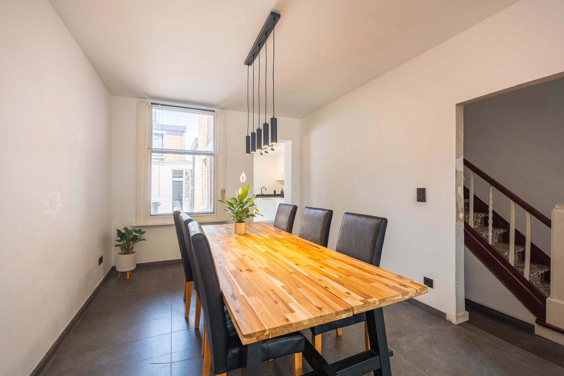 Prachtig in 2025 gerenoveerde woning met alle modern comfort - foto 4