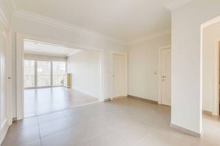 Dit stijlvol en lichtrijk appartement van 133 m² is gelegen op de derde verdieping van een kwalitatief gebouwde residentie.Het appartement heeft qua...