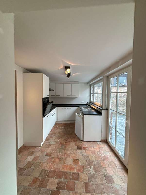 Nieuwbouw met kwalitatieve afwerking te huur in Brugge - photo 3
