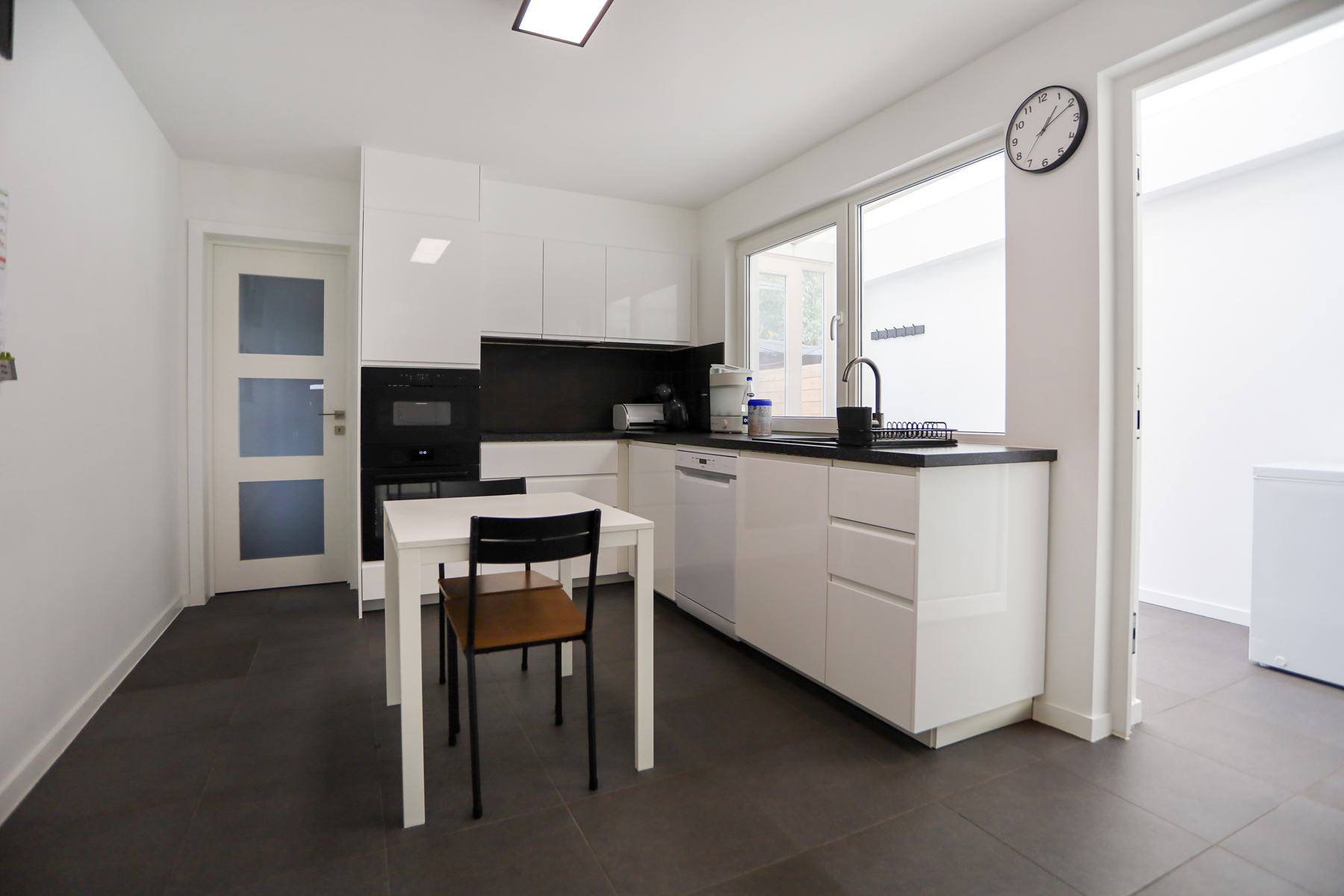 Gerenoveerde woning met 4 slpks en tuin - foto 5