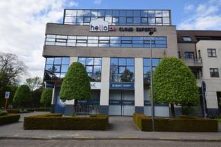 Strategisch gelegen hoekpand, aan de ringlaan van Turnhout. In de onmiddellijke nabijheid van het Algemeen Ziekenhuis, recht tegenover Het Park...