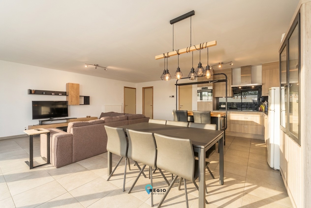 Ruim, hedendaags , energiezuinig 3-slaapkamer appartement incl. 2 terrassen te Deinze. - foto 4