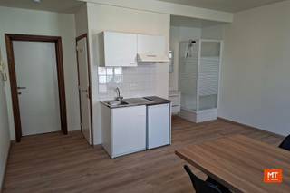 Studio te huur in het centrum van IeperIn het historisch centrum van Ieper, vlakbij het station, vind je deze studio terug op de tweede verdieping,...