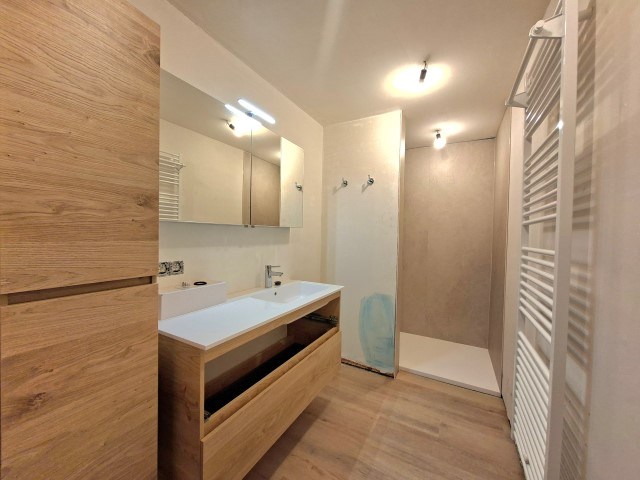 Apartment for rent in Sint-Kruis with 3 bedrooms - photo 2