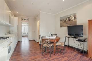 Interessante opbrengsteigendom op een toplocatie vlak aan de zeedijk, de jachthaven en het winkel-wandelgebied.In deze kleinschalige residentie...