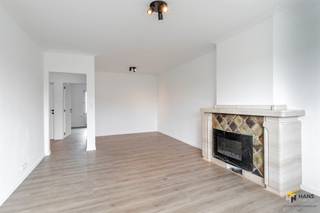 Jozef Mulsstraat 51 (2e verd.) - Merksem Gerenoveerd appartement (73 m²) met 2 slaapkamers, garagebox en terras (4 m²) in Merksem. In de Jozef...